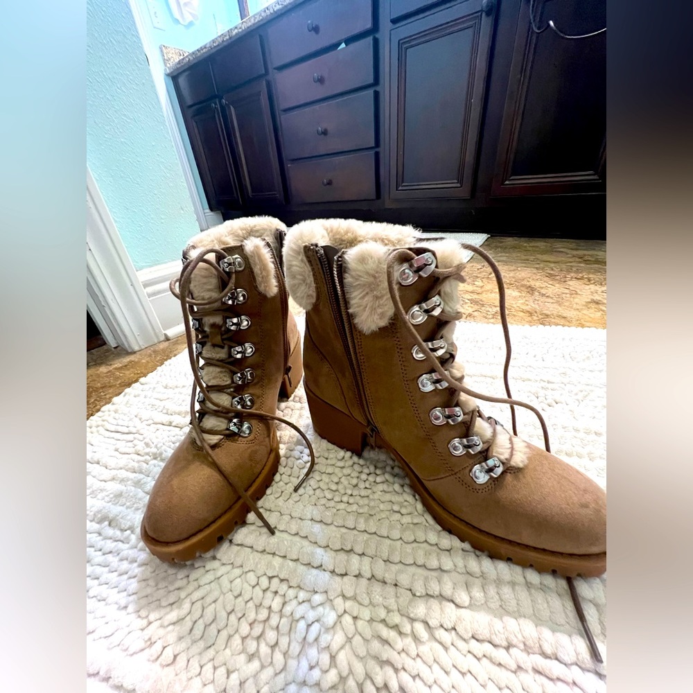 Steve Madden, Madden Girls hiking boots in color blush